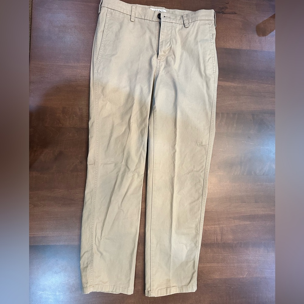 Men’s 32 x 30 stretch beige pants by Joseph ABBOUD maybe worn three times